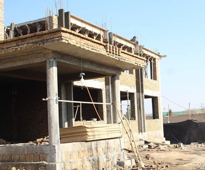 جریان کارساخت وساز ساختمان های وزارت صنعت وتجارت درولایت های کندز ومیدان وردک