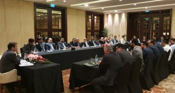 درنشستی با بازرگانان افغان درامارات متحده عرب؛ چالش ها وپشنهادات شان بررسی شد.