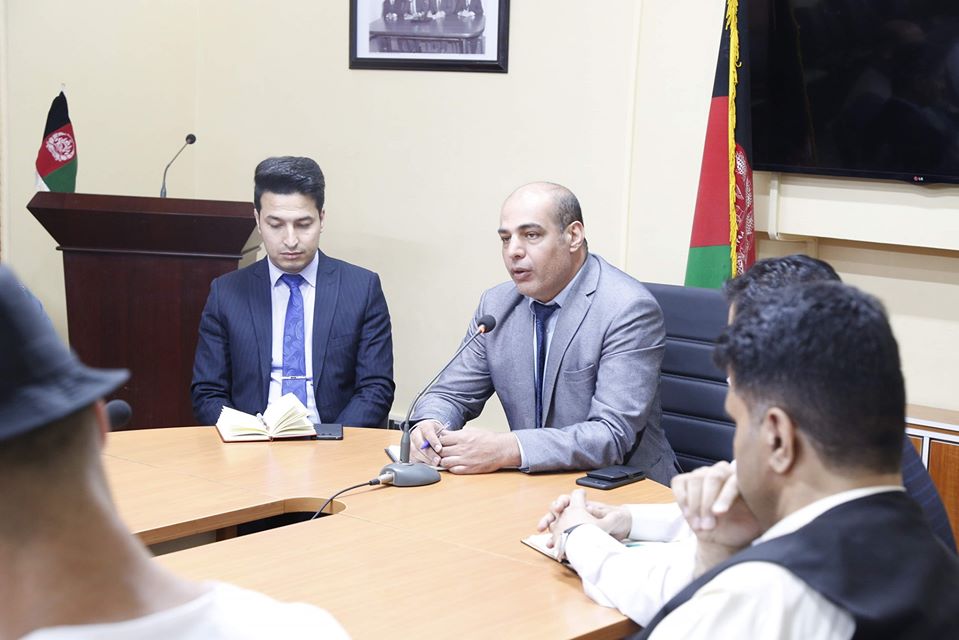 په چین هیواد کې میشت له افغان سوداګرو سره خبرې اترې