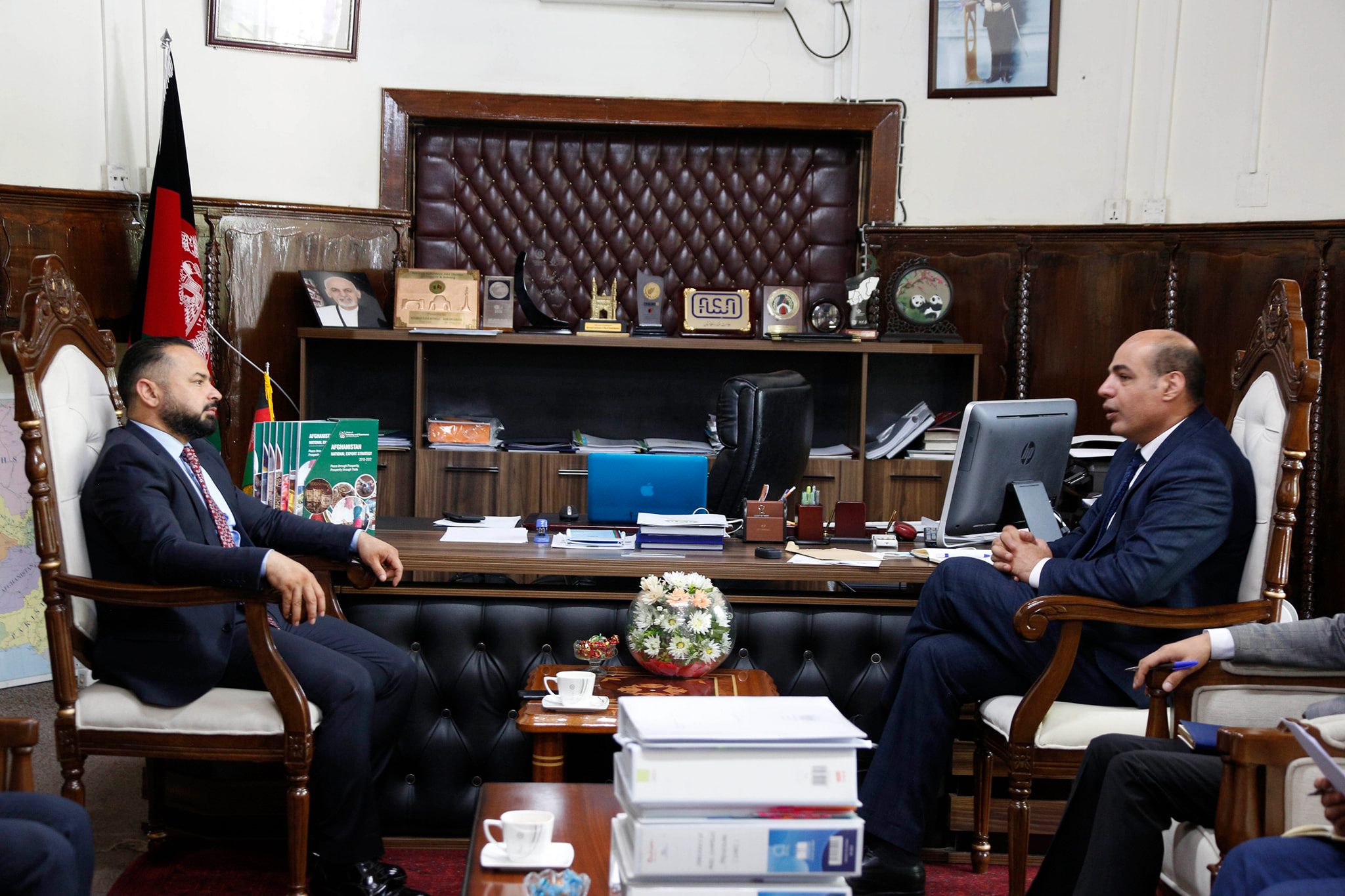 با «احداث شبکۀ توزیع گاز طبیعی» در شهرک صنعتی هرات، انرژی مورد نیاز فابریکه های تولیدی تامین می گردد