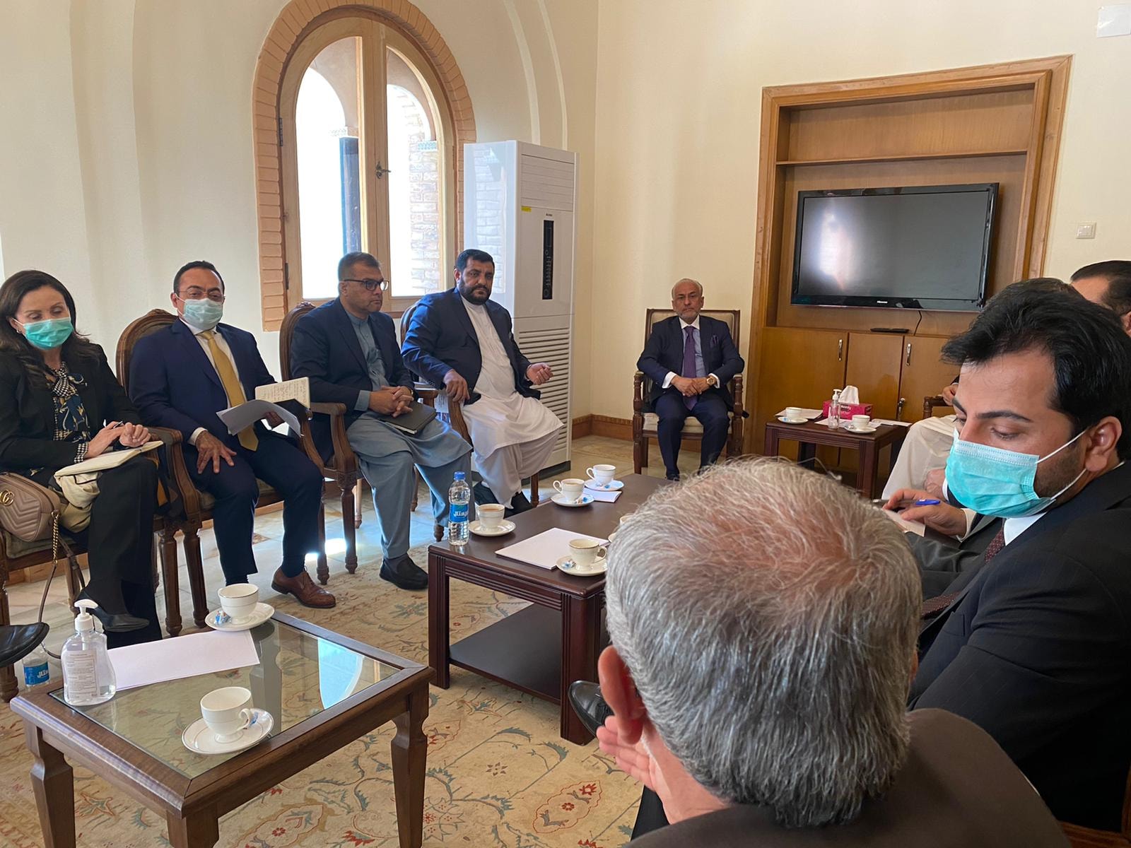 دپاکستان په چارو کې دولسمشر دځانګړى استازي ښاغلي محمد عمرداودزي سره دصنعت او سوداګرۍ وزارت دنوماند وزیر لیدنه