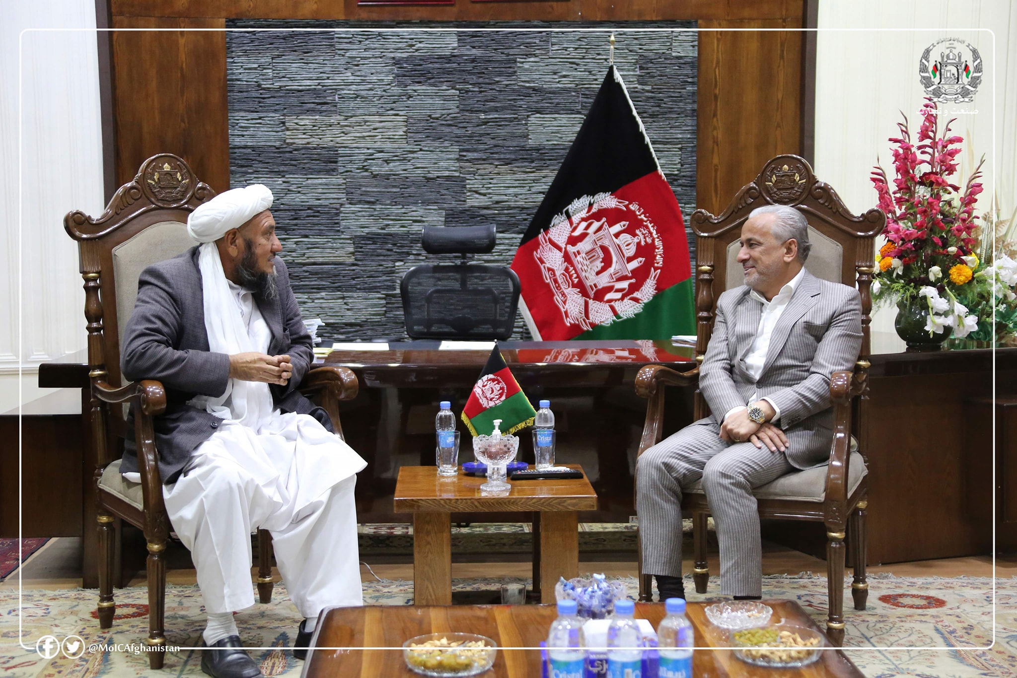 د ولسي جرګي یوشمیرغړواو ملي شخصیتونو سره لیدنه! 