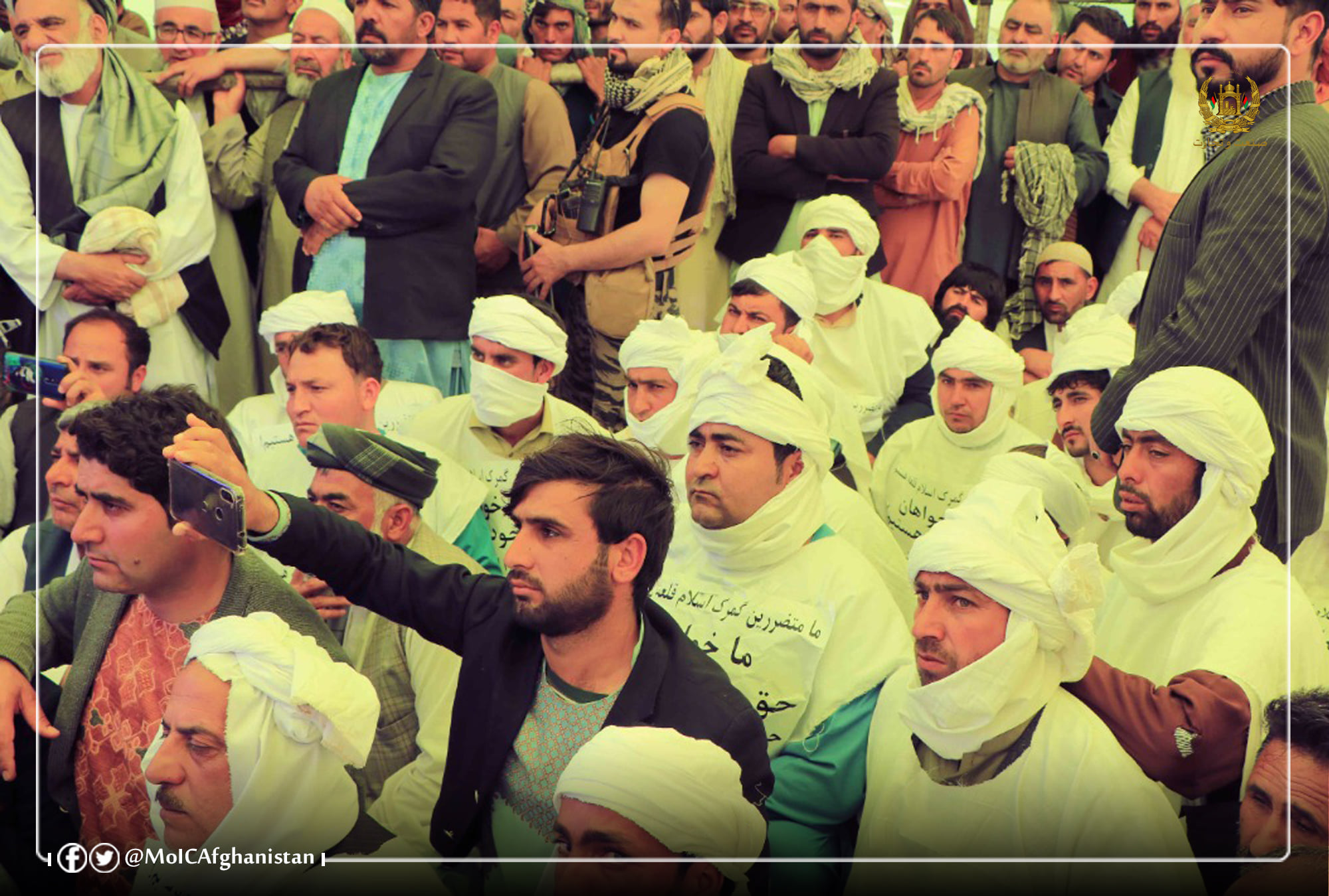 د هرات ــــــ تورغونډۍ د لارې د معترضو موټر چلونکو سره لیدنه