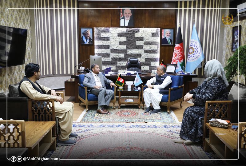 Minister of Industry and Commerce Meets with the Minister of Justice