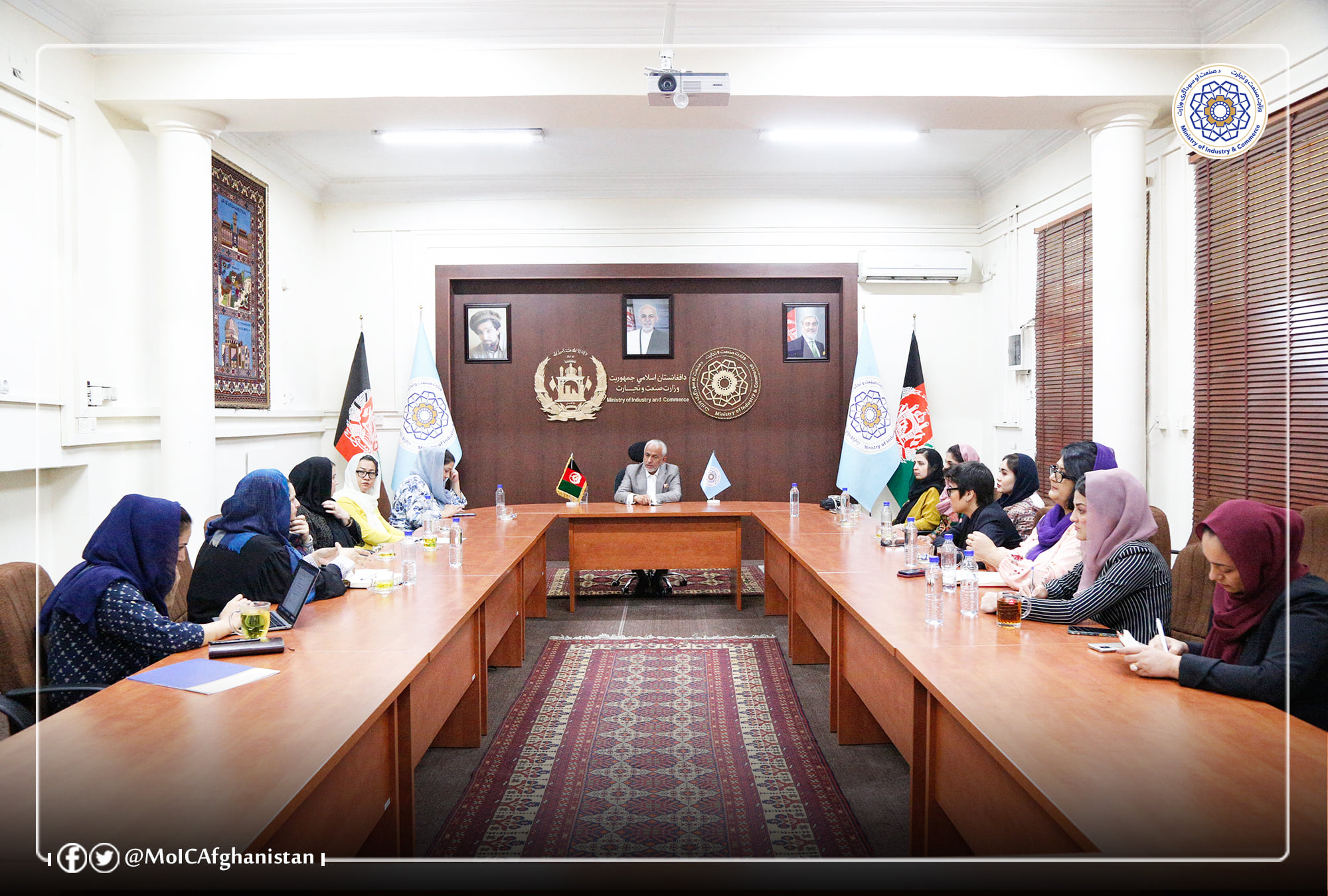 تأکید وزیر صنعت و تجارت به اشتراک پررنگ زنان تجارت‌پیشه در نمایشگاه‌ی بین‌المللی ۲۰۲۰ دبی