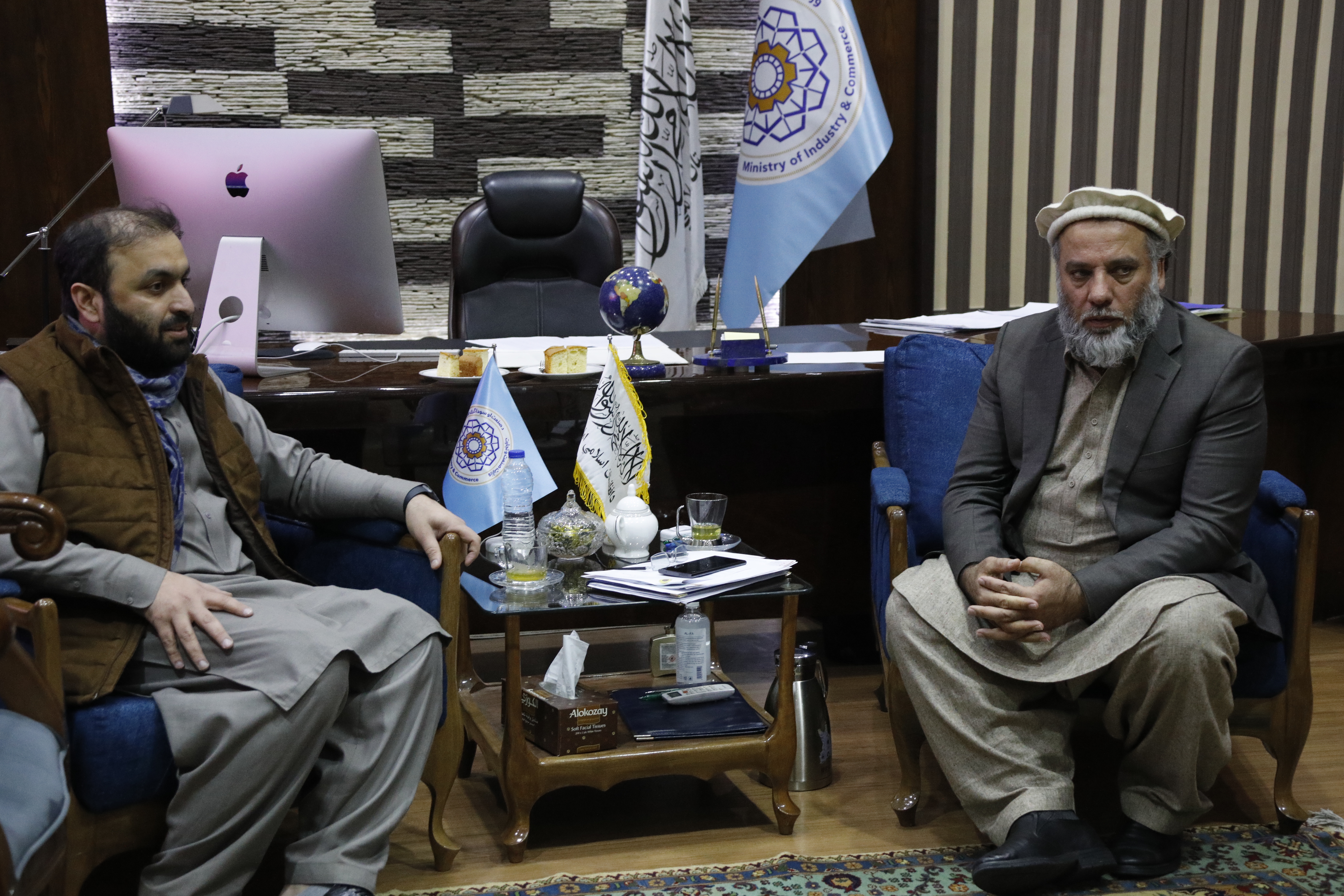 دیدار محترم نورالدین عزیزی با هیئت اداری بانک ملی