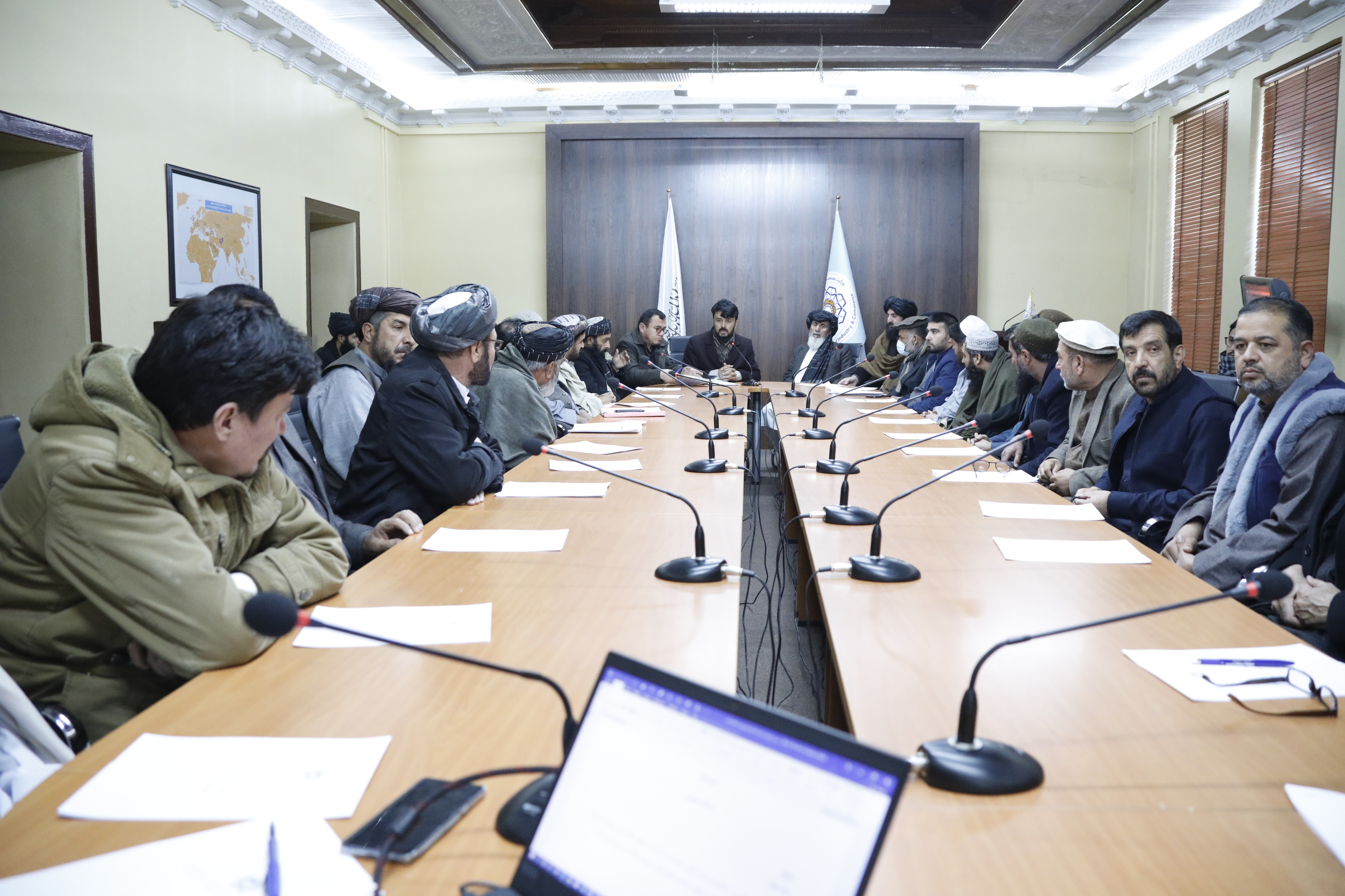 بازنگری مسوده‌ی اساس‌نامه‌ی اتاق ترانسپورت افغانستان