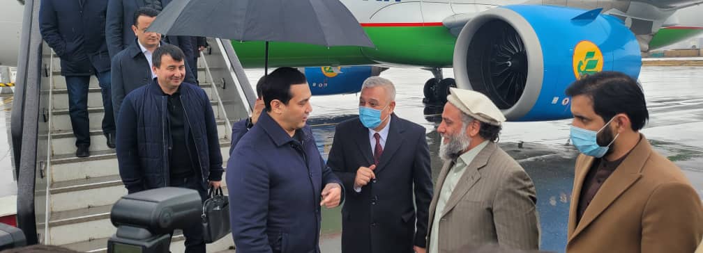 ورود هیئت عالی‌رتبه‌ی جمهوری اوزبیکستان به افغانستان