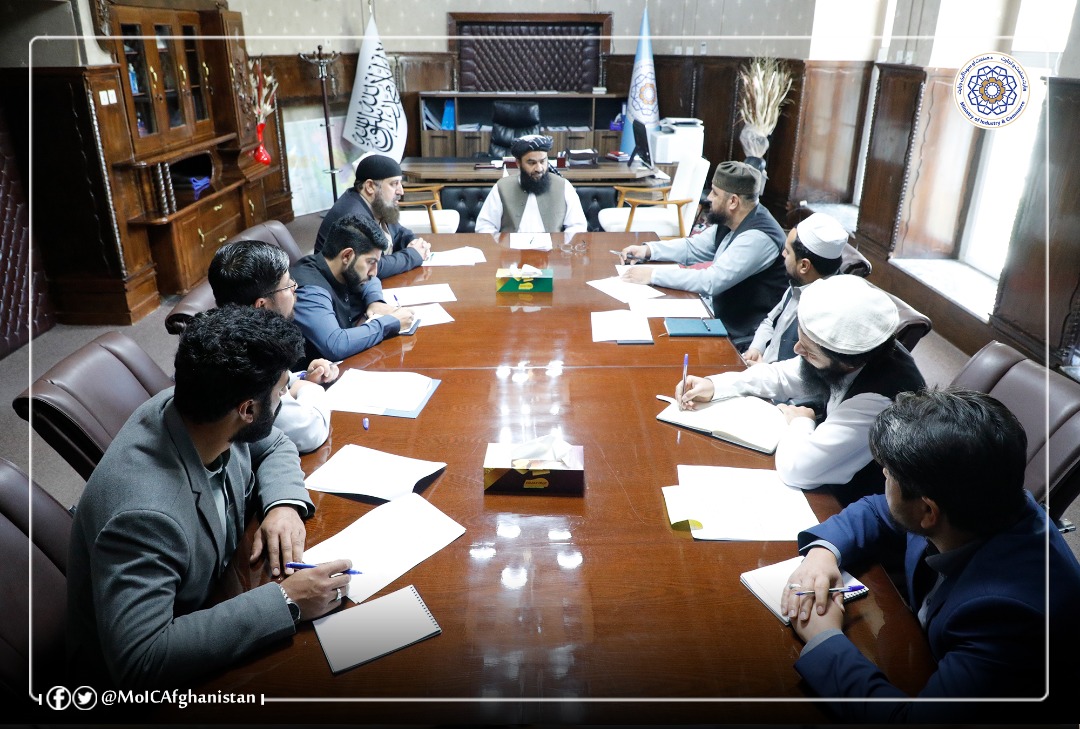 سوداګرو ته د پاسپورټونو په ترلاسه کولو کې  داسانتیاوو رامنځته کول