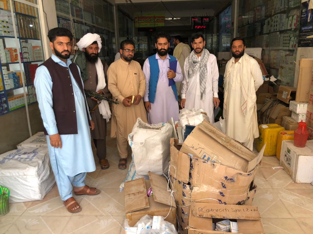 بررسی وضعیت فروشگاه‌ها و دواخانه‌ها