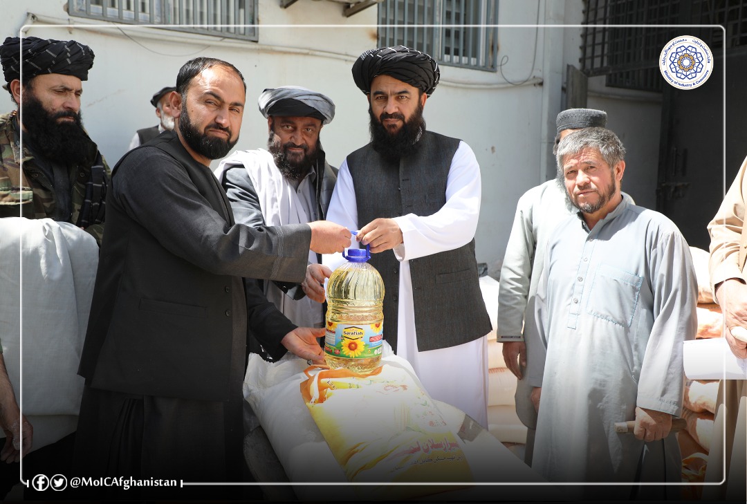 توزیع کمک برای 700خانواده