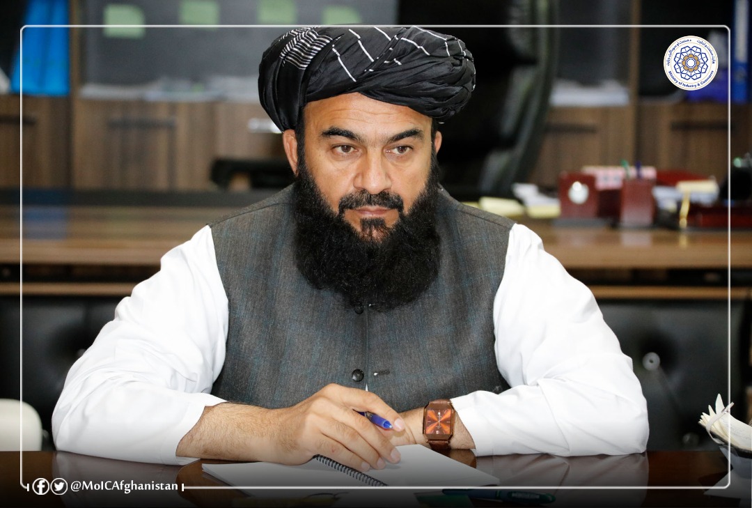 جلسه با تولیدات‌کنندگان پی وی سی