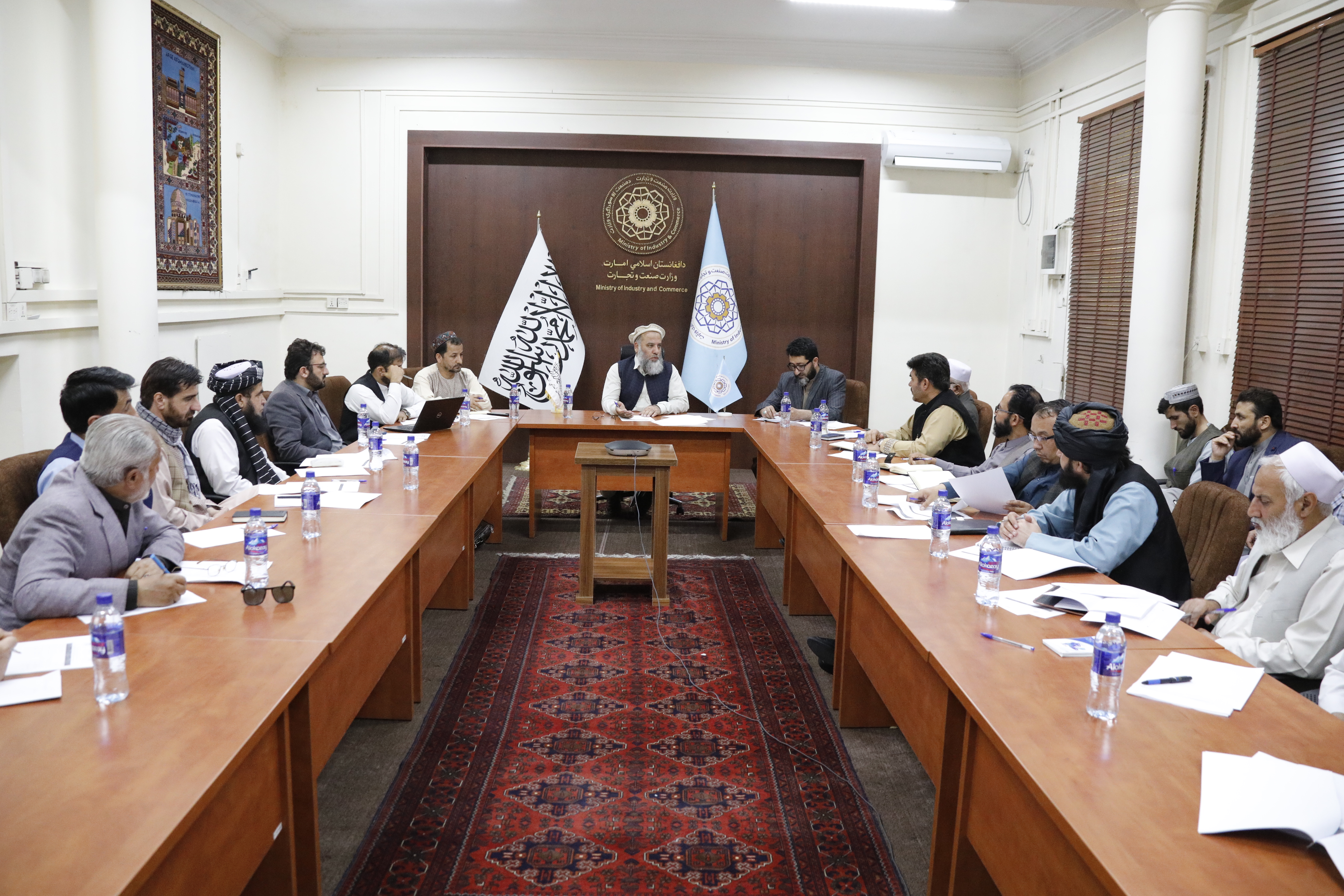 نخستین جلسه‌ی نظرخواهی پیرامون مسوده‌ی قانون زون‌های خاص اقتصادی