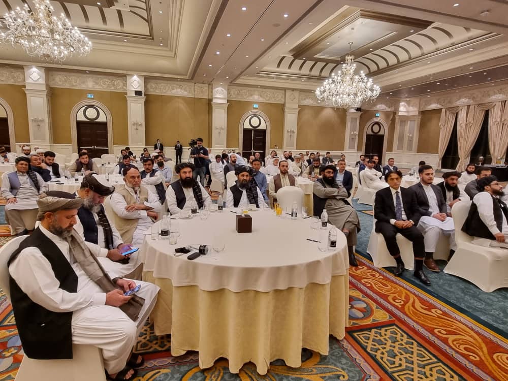 نشست با سرمایه‌گذاران مقیم امارات متحده‌ی عربی