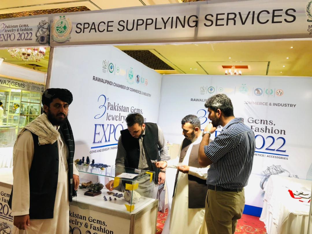 قیمتي ډبرو په درۍ ورځني نړیوال نندارتون کې د افغاني شرکتونو ګډون