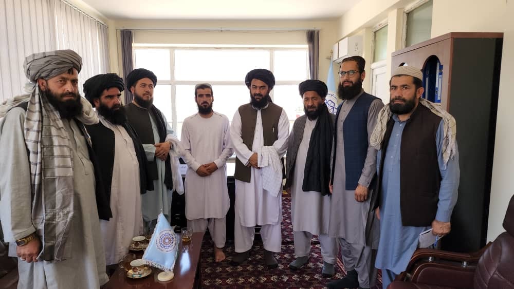 مولوي قدرت الله جمال  د میدان وردګ ولایت د صنعت او سوداګرۍ له آمریت څخه لیدنه وکړه