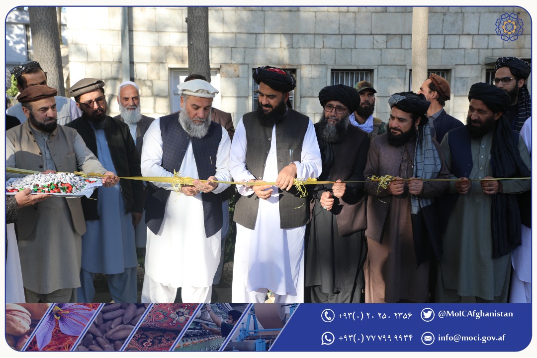 سنگ تهداب مسجد وزارت صنعت و تجارت گذاشته شد