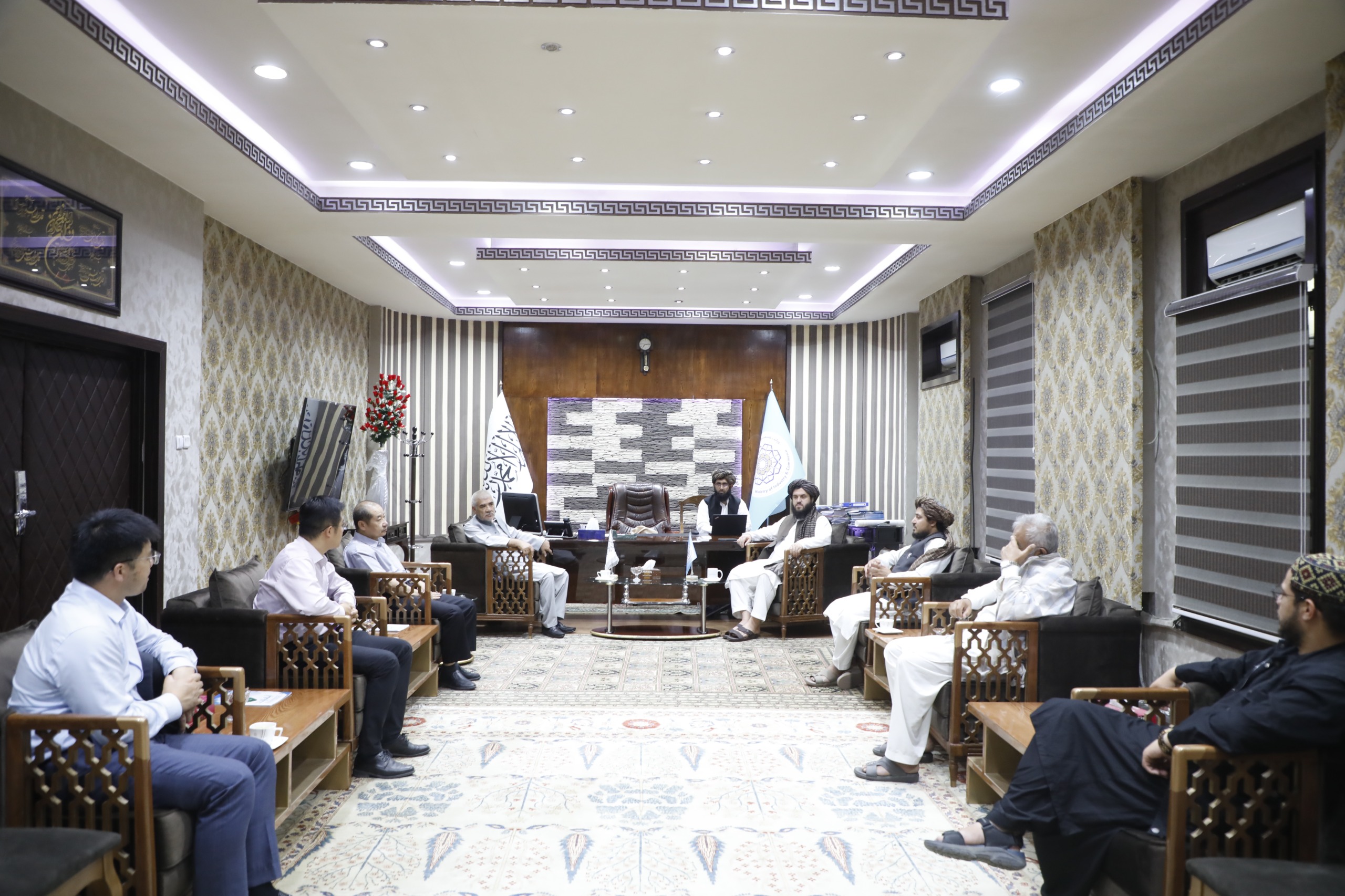 علاقه‌مندی سرمایه‌گذاران چینی به تولید انرژِی برق در افغانستان