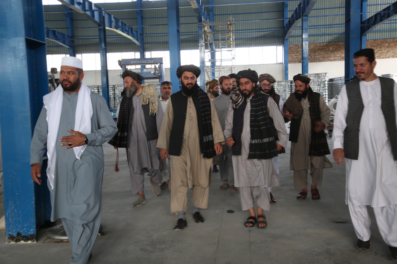 بازدید معین امور صنعت و تجارت از تعداد فابریکه‌های تولیدی