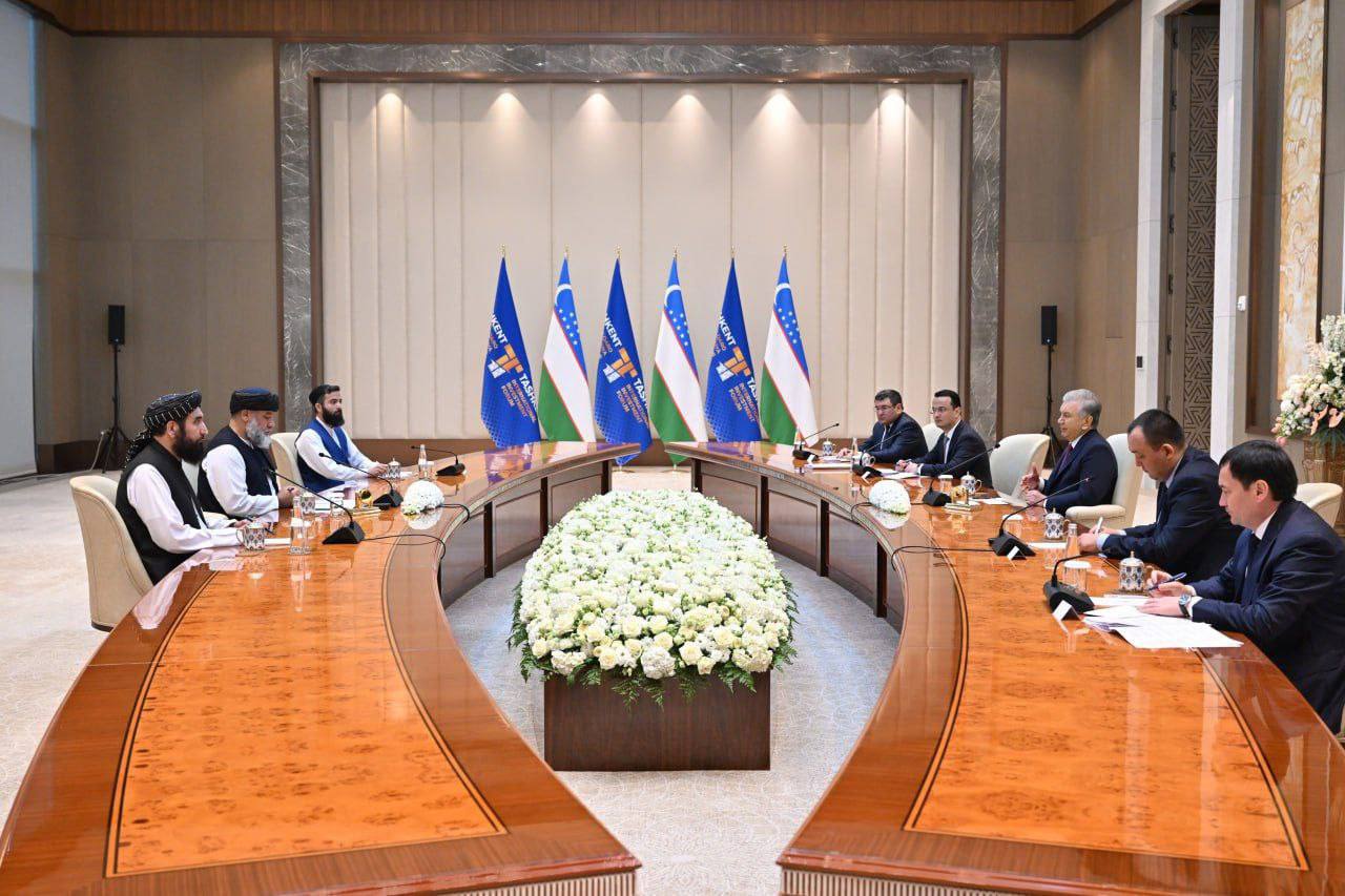 ملاقات سرپرست وزارت صنعت و تجارت امارت اسلامی افغانستان با رئیس جمهور جمهوری اوزبیکستان