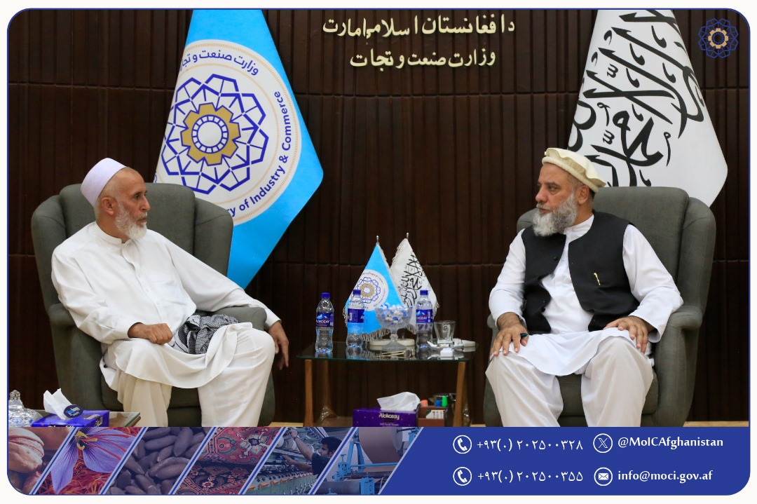 ملاقات سرپرست وزارت صنعت و تجارت با صادرکنندگان میوه‌جات‌ خشک